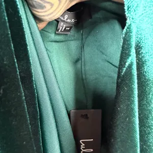 NEW Lulus Graceful Invite Emerald Velvet Square Neck Lace-Up Maxi Dress Medium thumbnail 10