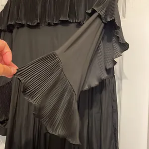 Anthropologie dRA Los Angeles Black Pleated Ruffle Mini Dress thumbnail 3