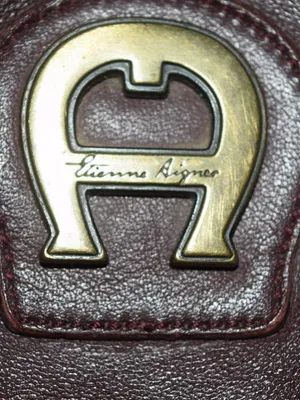 Vintage Aigner-Signature Burgundy Shoulder Bag thumbnail 9