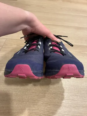 On Running Women's Cloudvista Waterproof Flint Acai Running Shoe Size 7.5 thumbnail 6