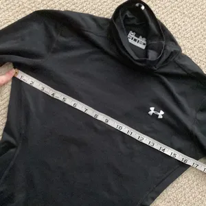 Under Armour Coldgear Fitted Black Turtleneck Long Sleeve Activewear Top Shirt M thumbnail 4
