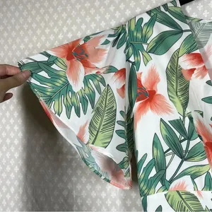 Revolve Superdown Women Romper Sz M Green White Karlie Floral Deep V Boho Island thumbnail 3