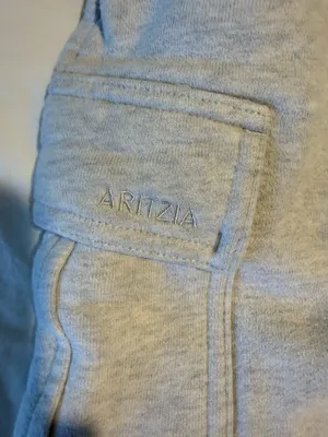 Aritzia Cozy Sweatfleece Mega Cargo Mid-Thigh Short thumbnail 3
