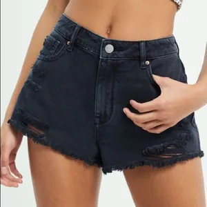 NWT F21 denim shorts thumbnail 1