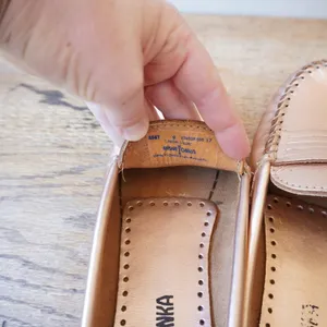 Minnetonka Womens Size 9 Mule Loafers Rose Gold Excellent Metallic Leather Flats thumbnail 4