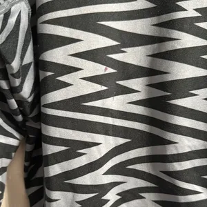 Nike Black and Gray Patterned Leggings thumbnail 7