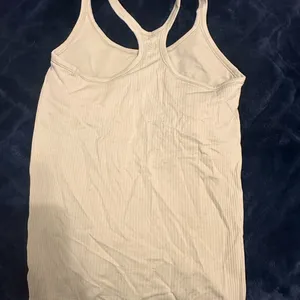 Lululemon green workout tank thumbnail 2