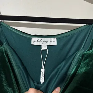 Petal and Pup Adair Off Shoulder Maxi Emerald Green Size XS thumbnail 3
