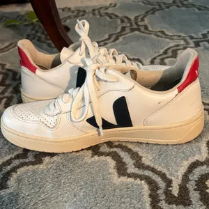 Veja woman or Men's White VEJA with Black& Red accents thumbnail 6