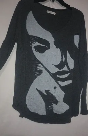 Abercrombie S Fashion Model Gray Oversized Top thumbnail 1