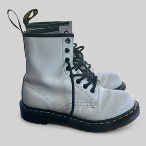 Dr. Martens classic white lace up retro boots size 5 US ladies combat moto thumbnail 1