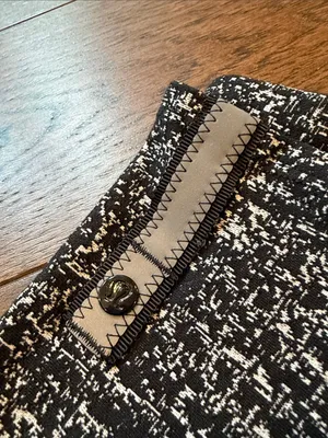Lululemon Vinyasa Scarf in Black & White Pattern - One Size - C11-290 thumbnail 2