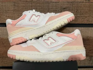 Women’s New Balance Shoes 8.5 thumbnail 1