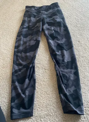 Old Navy Activewear Leggings thumbnail 1