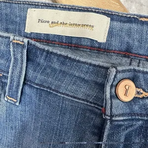 Pilcro and the Letterpress Anthropologie Denim Roll Up Stet Jean Shorts Size 30 thumbnail 4