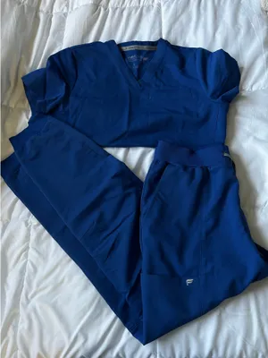 Fabletics women’s jogger scrub set thumbnail 8