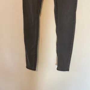 H & M Dark Gray Super Skinny Ultra High Rib Maternity Skinny Jeans Size 4 thumbnail 3