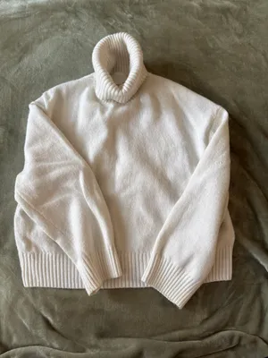 Sweater thumbnail 3