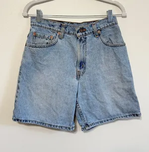 Vintage Levi’s 550 Mom Shorts Size 26 Women’s Denim Vtg 90s Relaxed Fit Baggy thumbnail 1