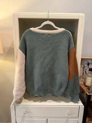 Universal Threads Sweater thumbnail 3