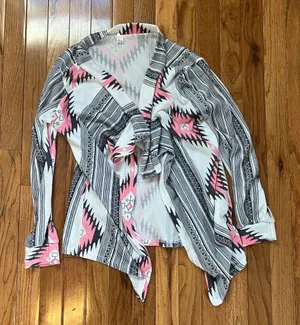 ❤️ 3/$25 Women's Pink and Black Aztec Patterned Cardigan thumbnail 1