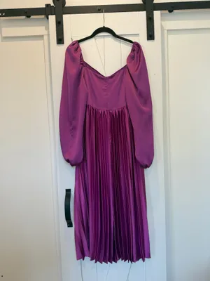 Vici Magenta Pleated Midi Dress thumbnail 4
