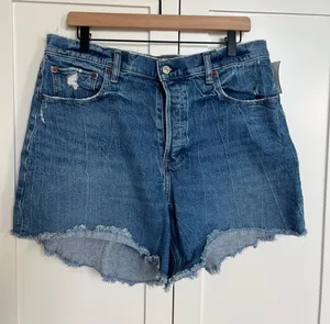 Abercrombie & Fitch Dad Shorts thumbnail 1