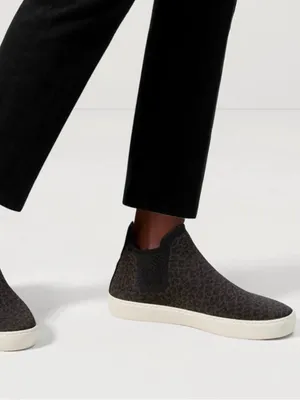 Rothys Chelsea Boot in Espresso Spot Retired Size 8.5 thumbnail 1