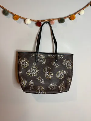 Coach Reversible City Tote in Signature Canvas with a Tulip print thumbnail 3