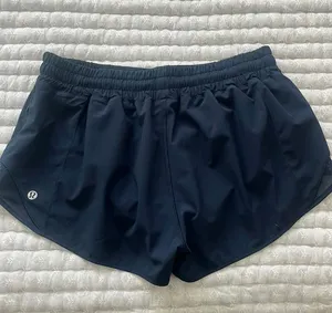 Lululemon Shorts Hotty Hot 2.5" Low-Rise thumbnail 1
