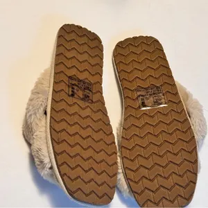 Qupid Women's Double Strap Faux Fur Black Slippers Sz 8 thumbnail 2