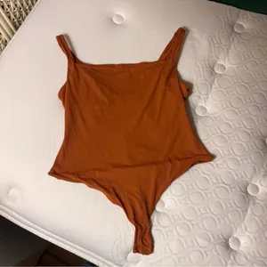 Skims Fits (A1) Everybody Square Neck L in Bronze NWT thumbnail 2