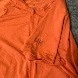 Helly Hansen Vibrant Orange Half-Zip quick dri Top size Medium‎ thumbnail 3