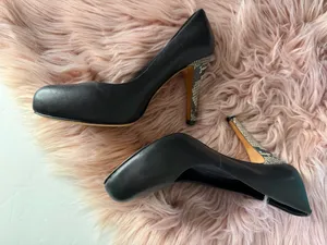 Saks Fifth Avenue Selena Leather Pumps Heels Black Size 6,5 thumbnail 2