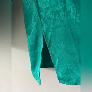 Victoria's Secret Gold Label Vintage Green Patterned 100% Silk Night‎ Shirt thumbnail 5