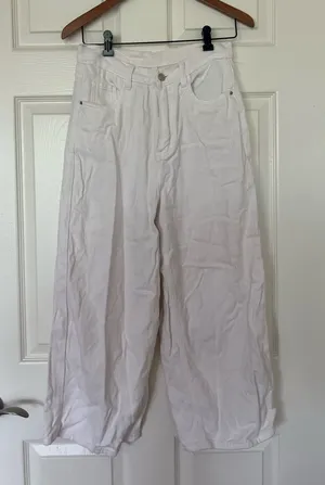 SheIn White wide leg Capri pants thumbnail 1
