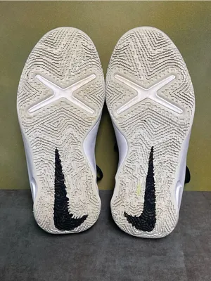 Nike Team Hustle D 10 GS Black Metallic Gold White Women's Sneakers Size 7-7.5 thumbnail 16