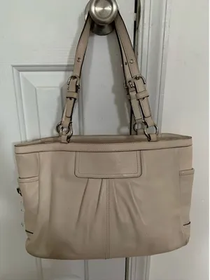 Coach off white or cream shoulder bag thumbnail 1