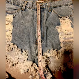 Vibrant Distressed High-Rise Denim Cutoff Shorts Size L thumbnail 7