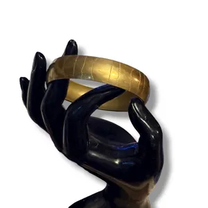 Vintage made in India brass bangle bracelet Gold thumbnail 2