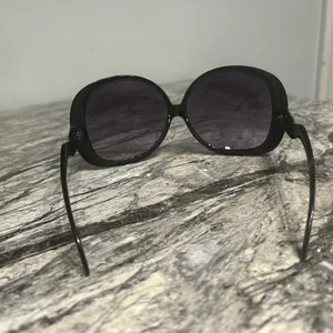 Black Oversized Sunglasses thumbnail 6