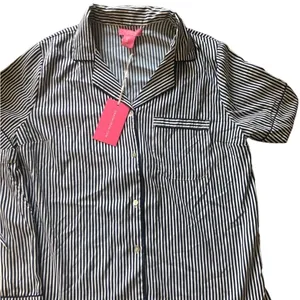 Isaac Mizrahi Navy Pinstripe 2Pc Pajama Set Sz Small Shorts Button Down SS Top thumbnail 2