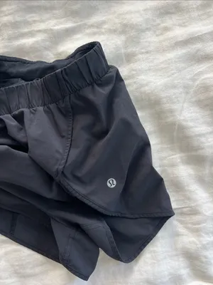 Lululemon Back In Action Short (2.5") in Black 6 thumbnail 5