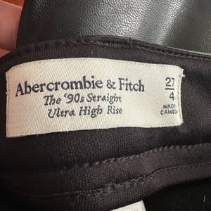 Abercrombie & Fitch Black Vegan Leather 90s Straight Pants Curve Love High Rise thumbnail 7