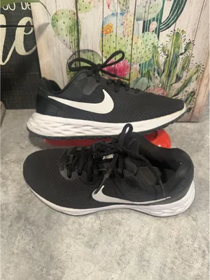 Nike Revolution 6 Next Nature Running Shoe Women's Size 6 Black thumbnail 4