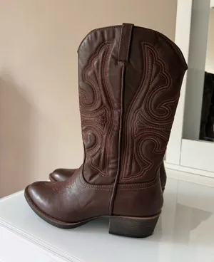 Cowboy boots  thumbnail 1