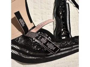 Victoria’s Secret Very Sexy Black Front Close Plunge Bralette XS Extra Small NWT thumbnail 6
