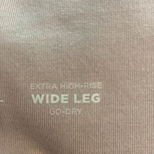Old Navy Extra Wide High Rise Stylish Wide-Leg Pants inseam 30” waist 38” elasti thumbnail 5