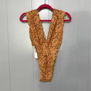 NEW Free People HAH Brown Sugar Cut to the Chase Lace V-neck Boho Bodysuit XS thumbnail 6