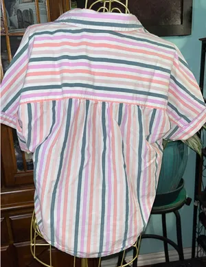 Universal Threads Casual spring shirt thumbnail 4